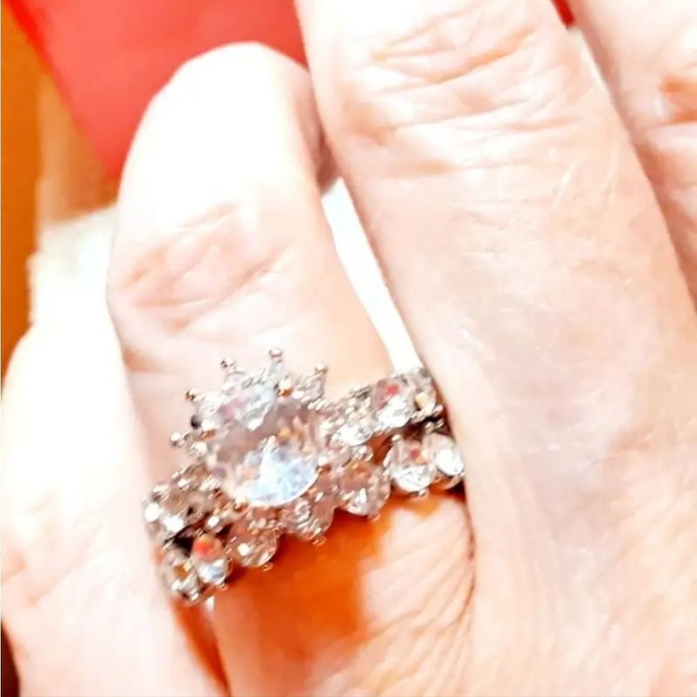Elegant Diamond Wedding Ring Set Sz 6